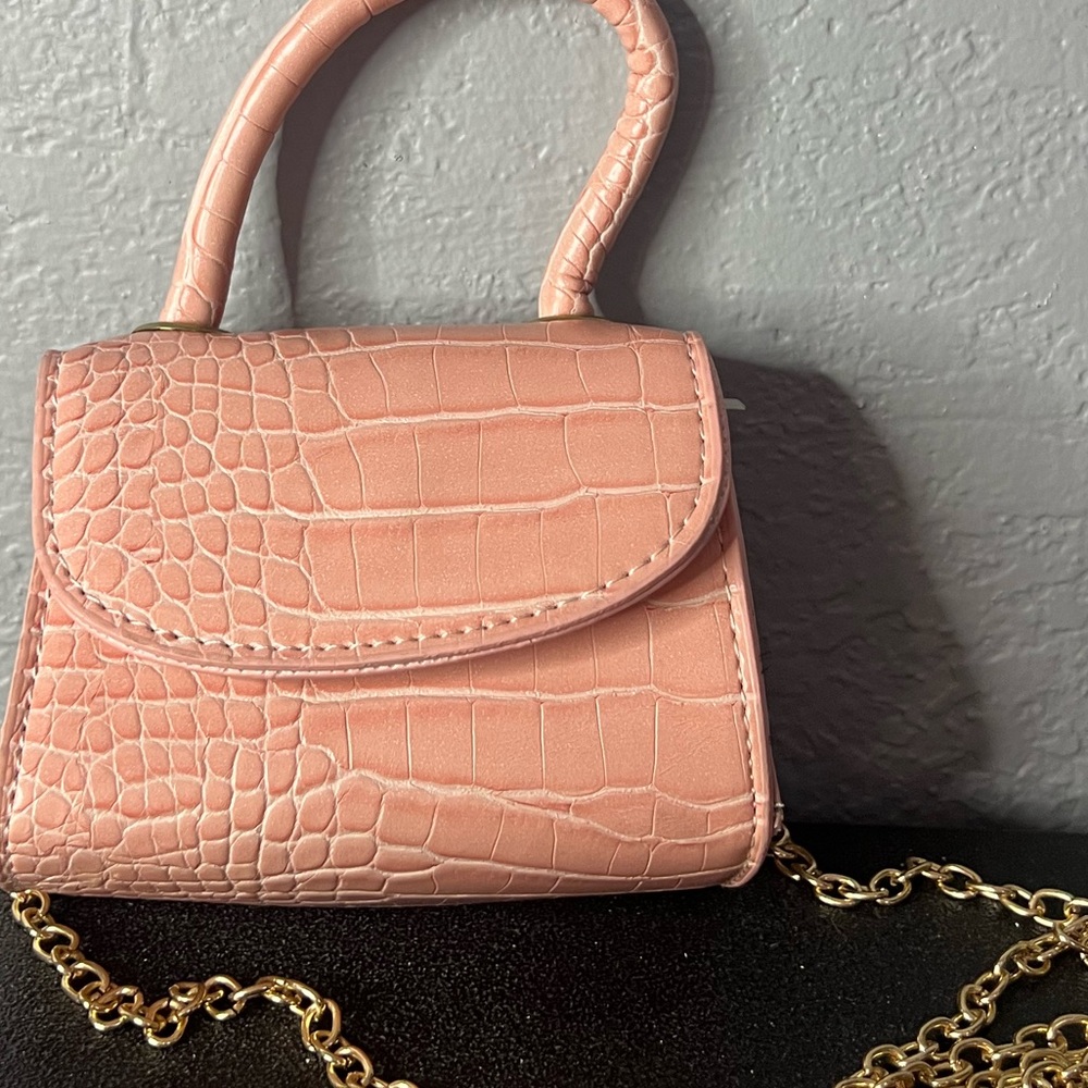 Mini pink purse in great condition